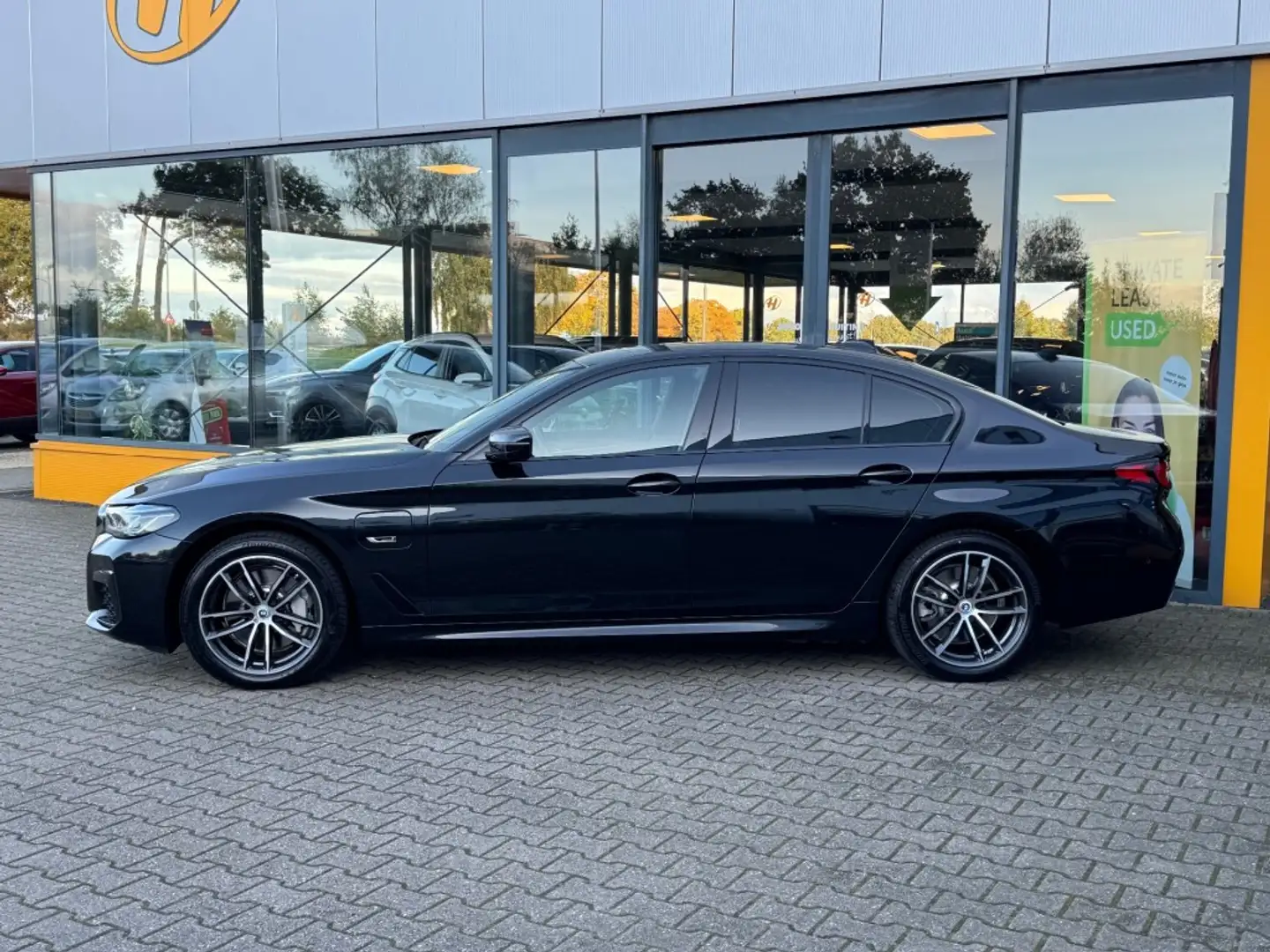 BMW 530 530e xDrive High Executive - adaptive cruise - hud Zwart - 2