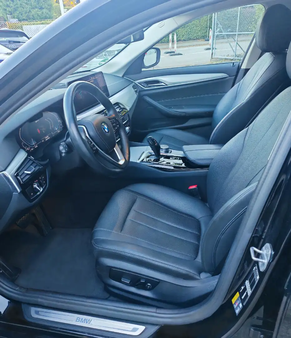 BMW 530 530e Touring LED.Cam.AHK.LiveCockProf.DrivAss. Schwarz - 2