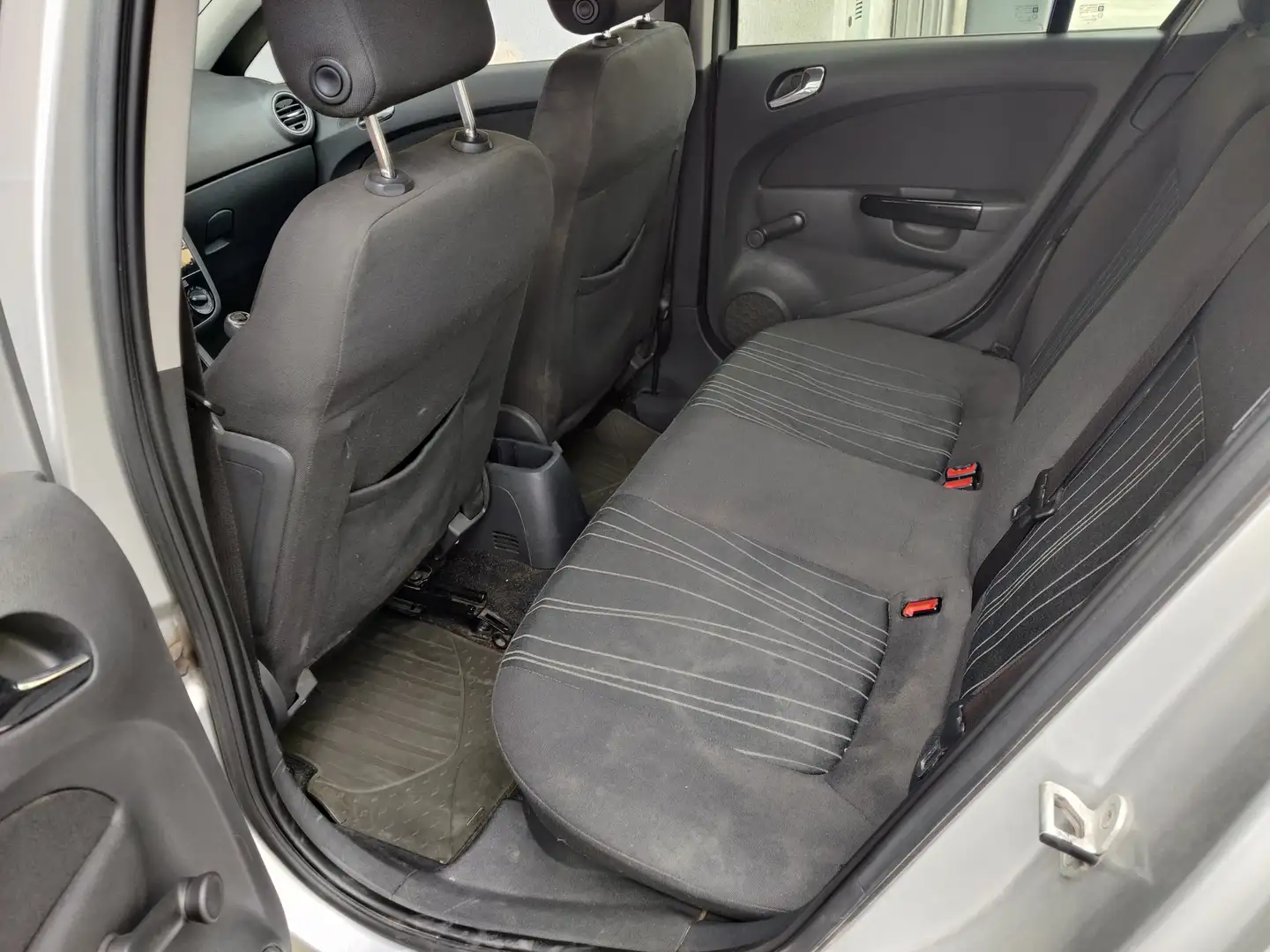Opel Corsa Corsa IV 2010 5p 1.3 cdti (ecoflex) Edition 95cv Argento - 2