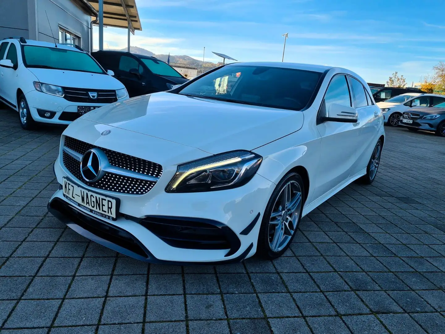 Mercedes-Benz A 200 AMG PAKET SPORT LED NAVI ALCANTARA Weiß - 1