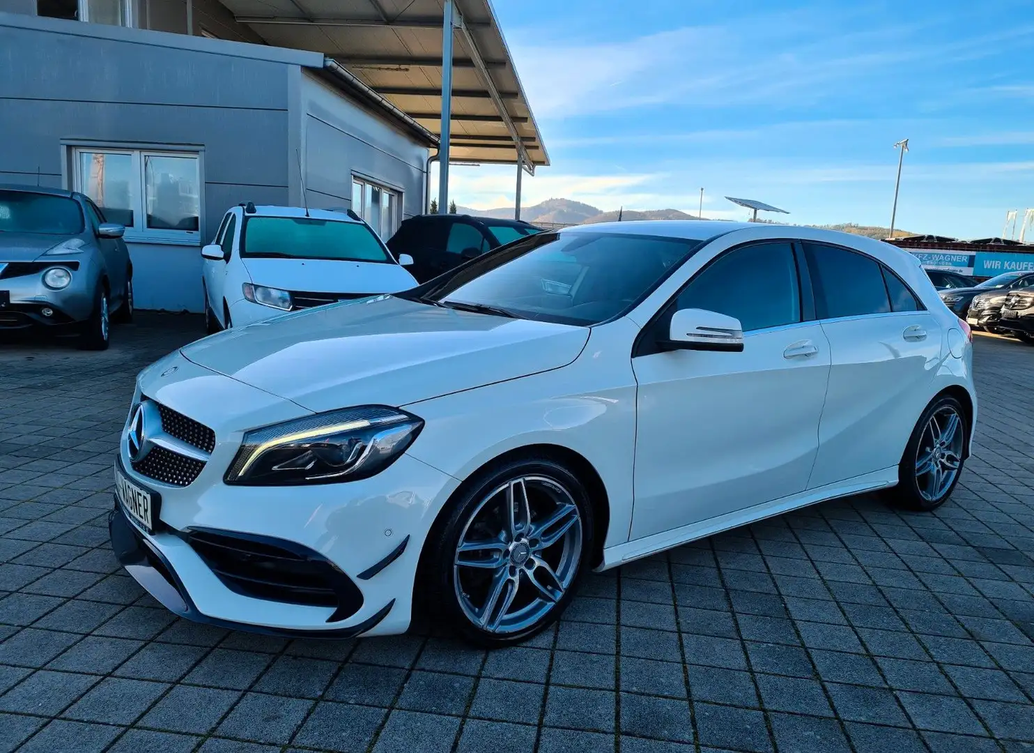 Mercedes-Benz A 200 AMG PAKET SPORT LED NAVI ALCANTARA Weiß - 2