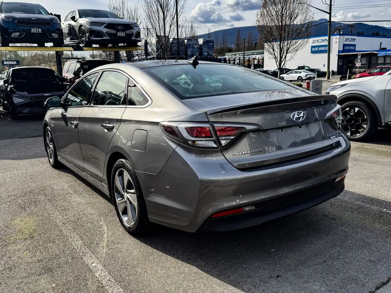 Hyundai SONATA снимка Hyundai SONATA