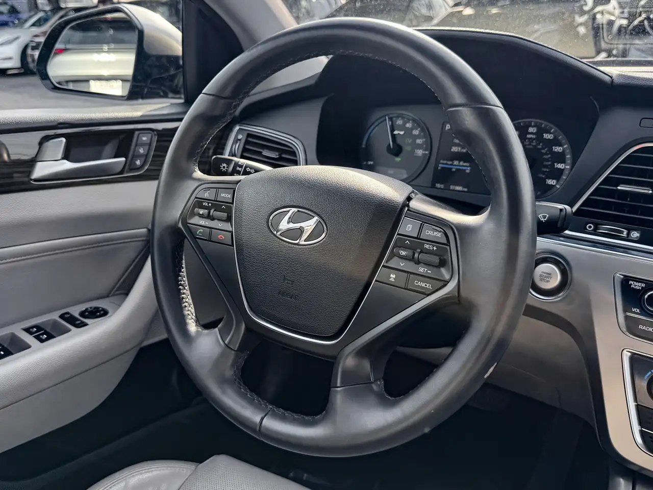 Hyundai SONATA снимка Hyundai SONATA