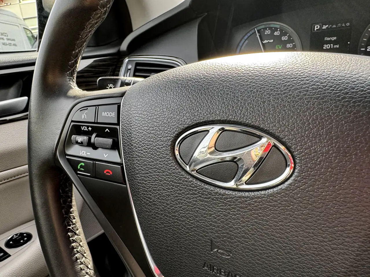 Hyundai SONATA снимка Hyundai SONATA