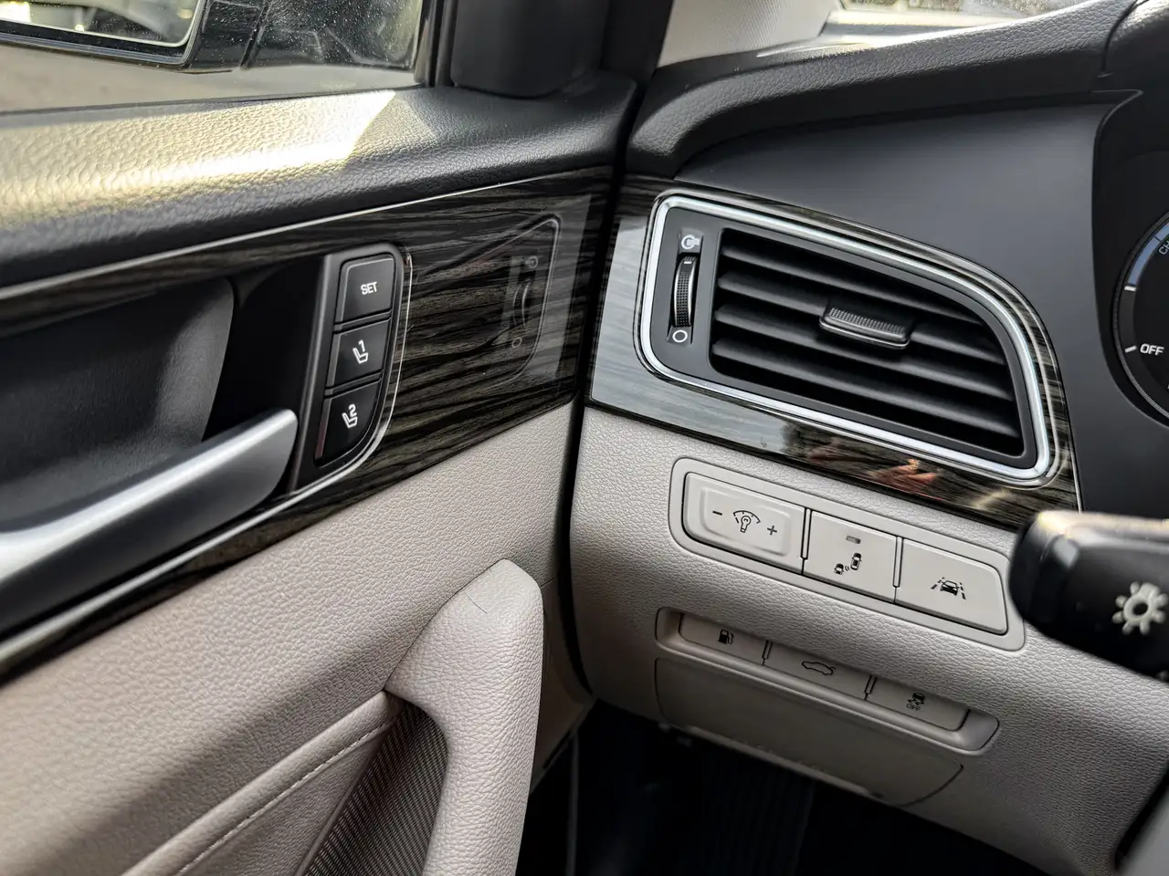 Hyundai SONATA снимка Hyundai SONATA