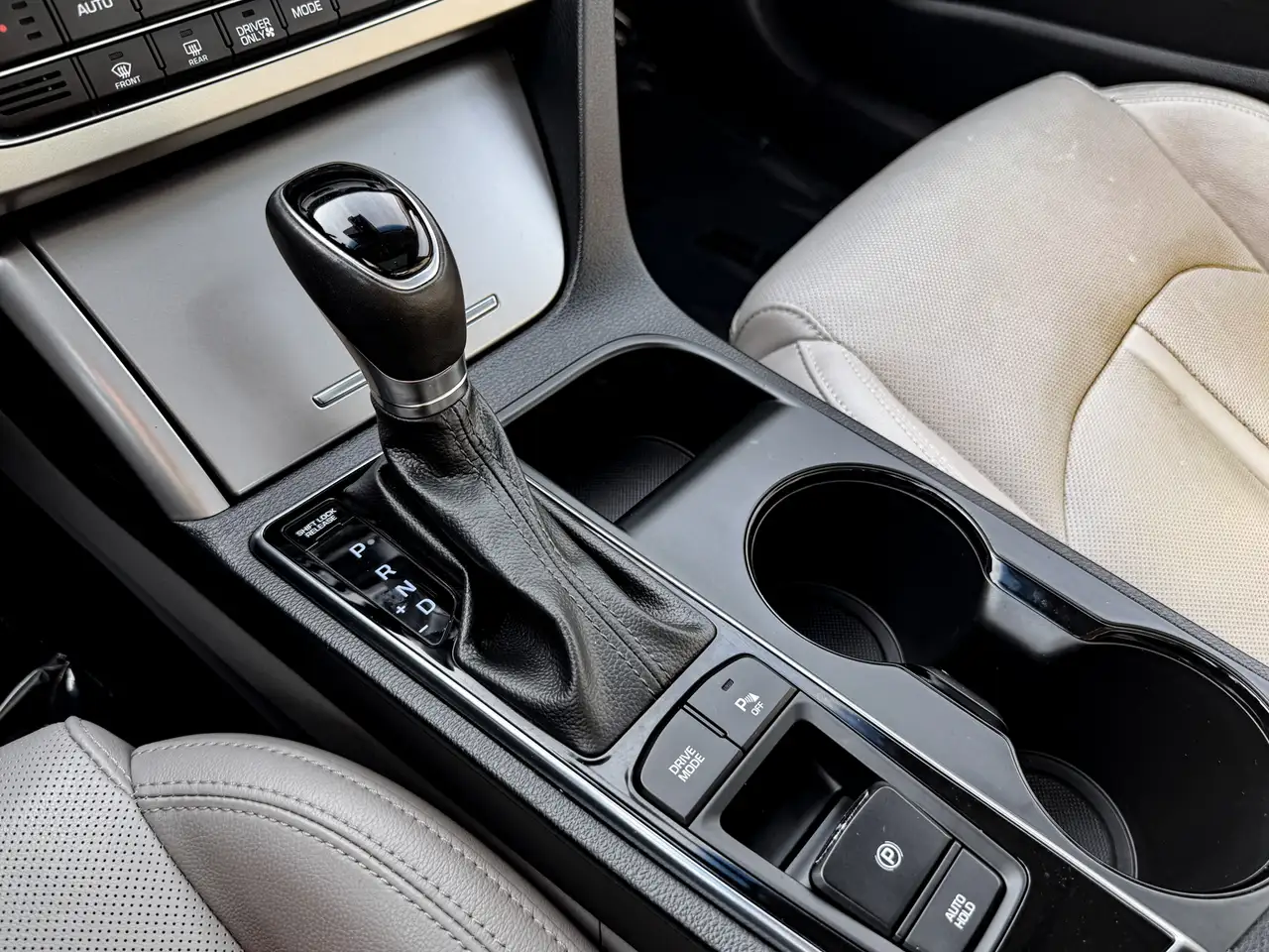 Hyundai SONATA снимка Hyundai SONATA