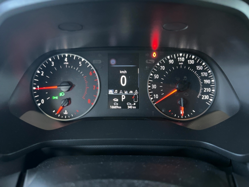 Renault Captur EVOLUTION TCe 140 EDC Kamera PDC Navi — photo 14