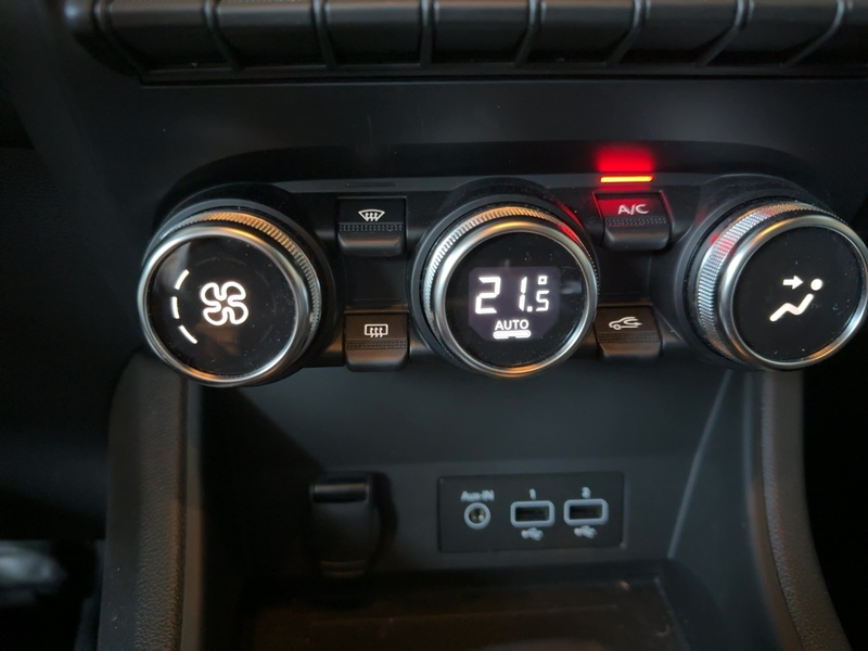 Renault Captur EVOLUTION TCe 140 EDC Kamera PDC Navi — photo 15