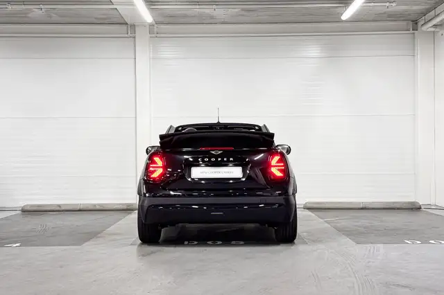 Mini Convertible view 12