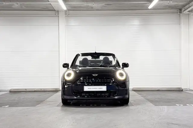 Mini Convertible view 8