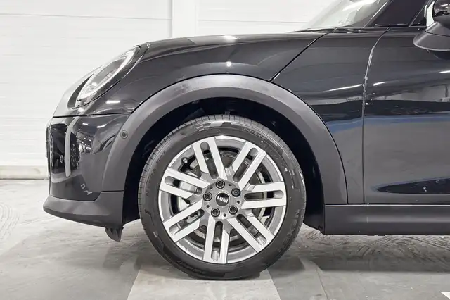 Mini Convertible view 7