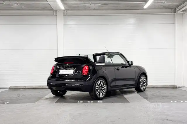Mini Convertible view 11