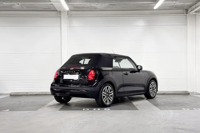 Mini Convertible view 10