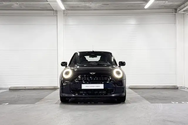 Mini Convertible view 9
