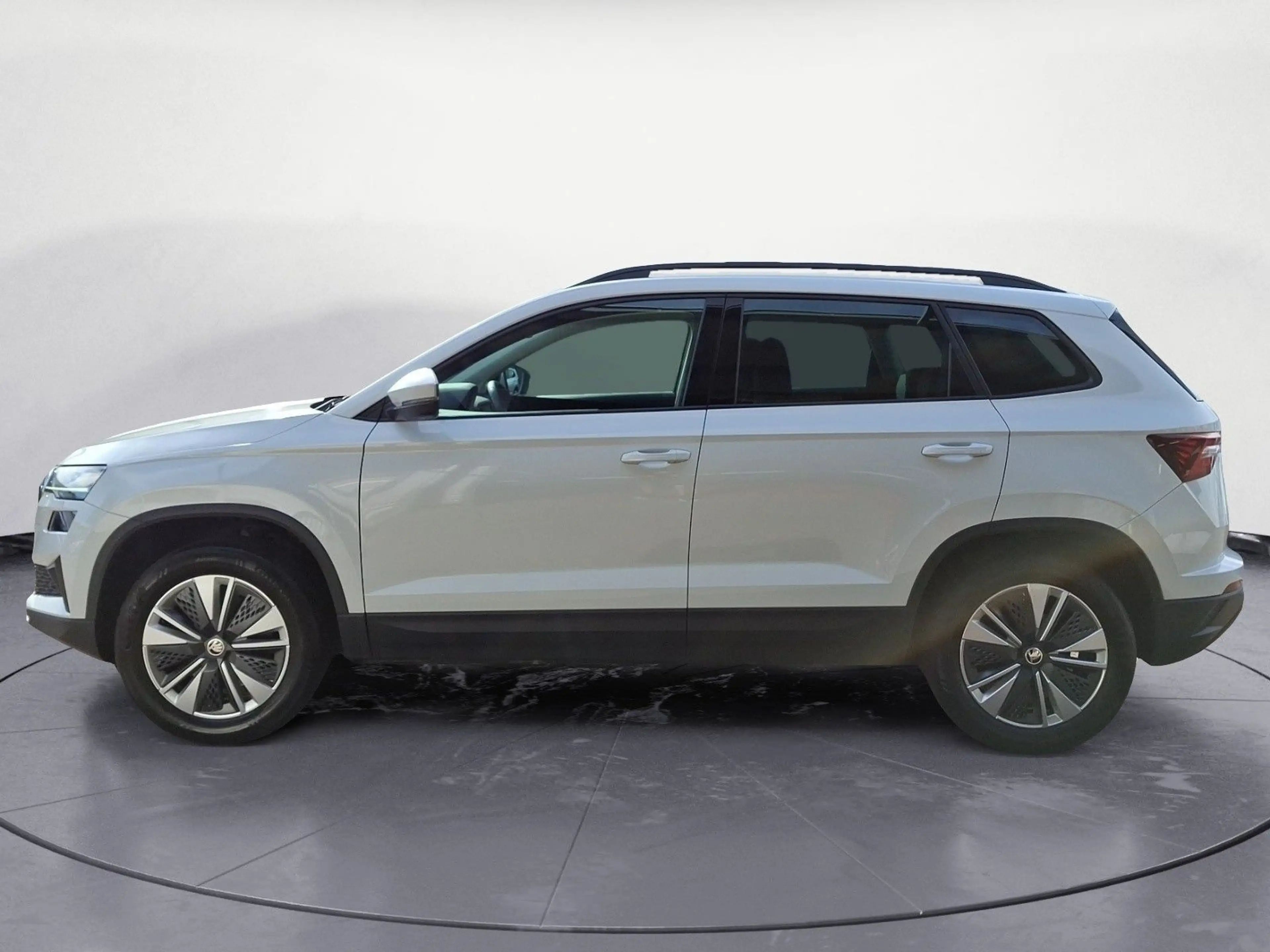 Skoda Karoq 2.0 TDI DSG Selection Tour AHK ACCTravelAs — photo 3