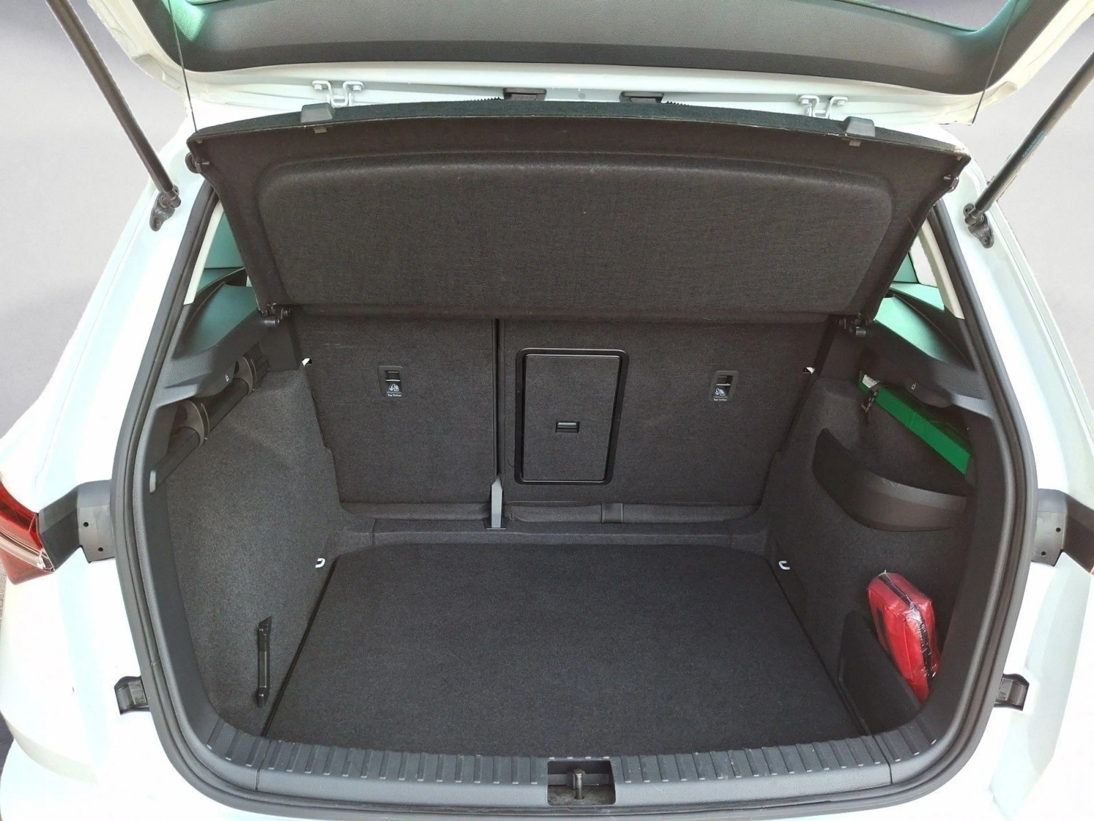 Skoda Karoq 2.0 TDI DSG Selection Tour AHK ACCTravelAs — photo 15