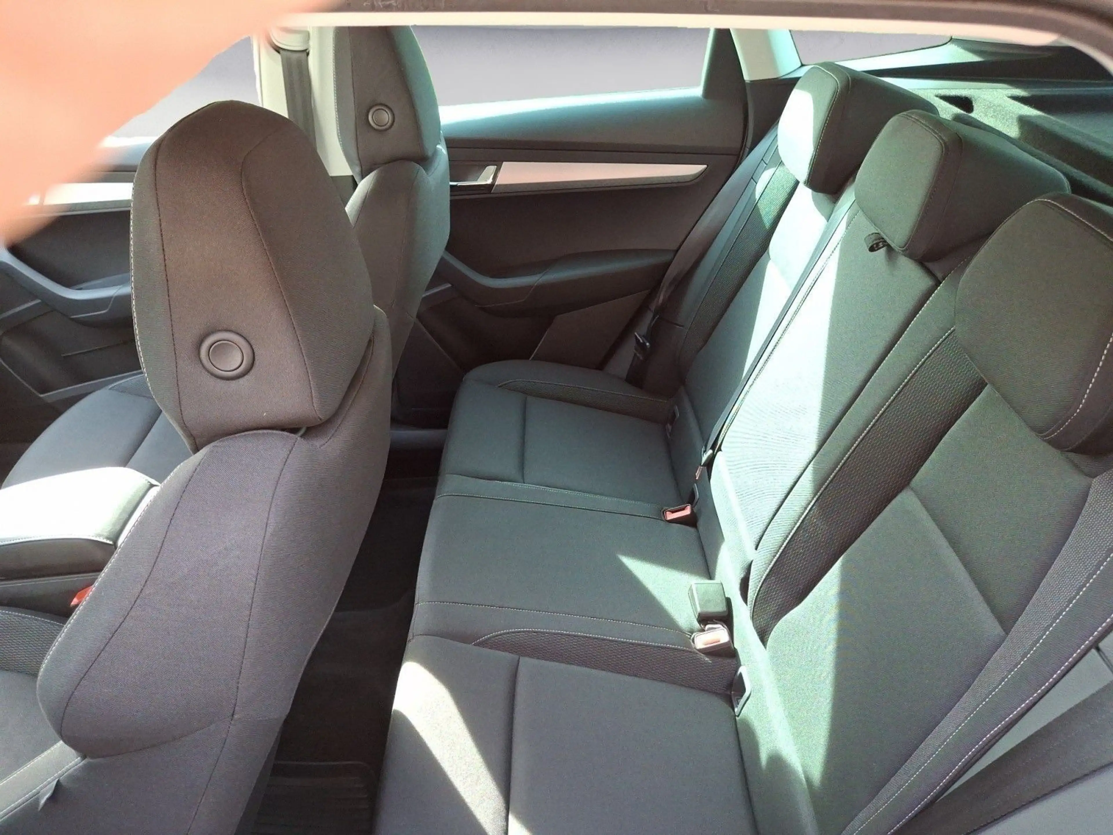 Skoda Karoq 2.0 TDI DSG Selection Tour AHK ACCTravelAs — photo 14