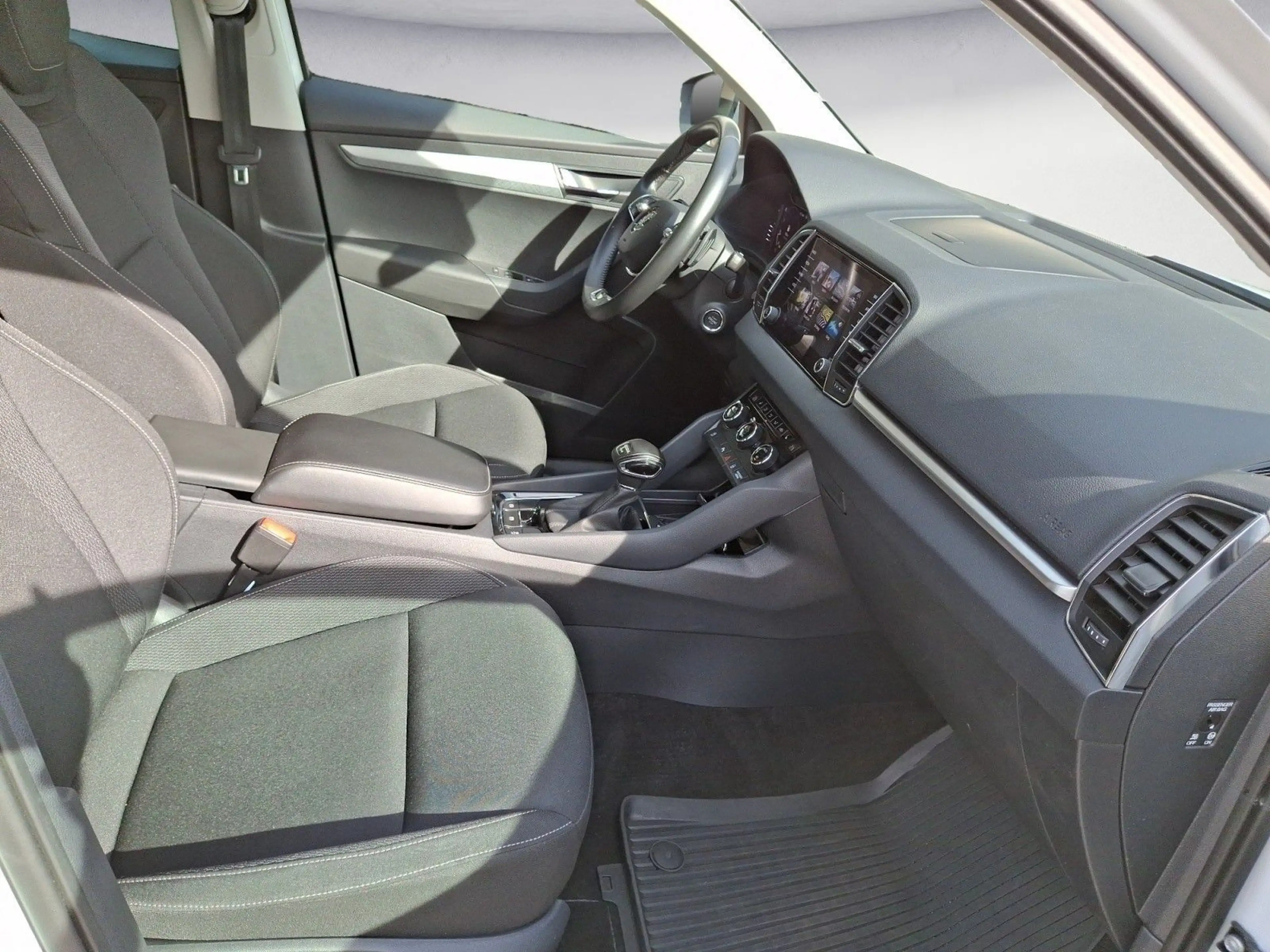 Skoda Karoq 2.0 TDI DSG Selection Tour AHK ACCTravelAs — photo 13