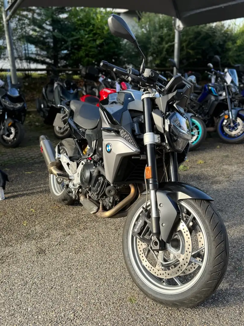 BMW F 900 R Schwarz - 1