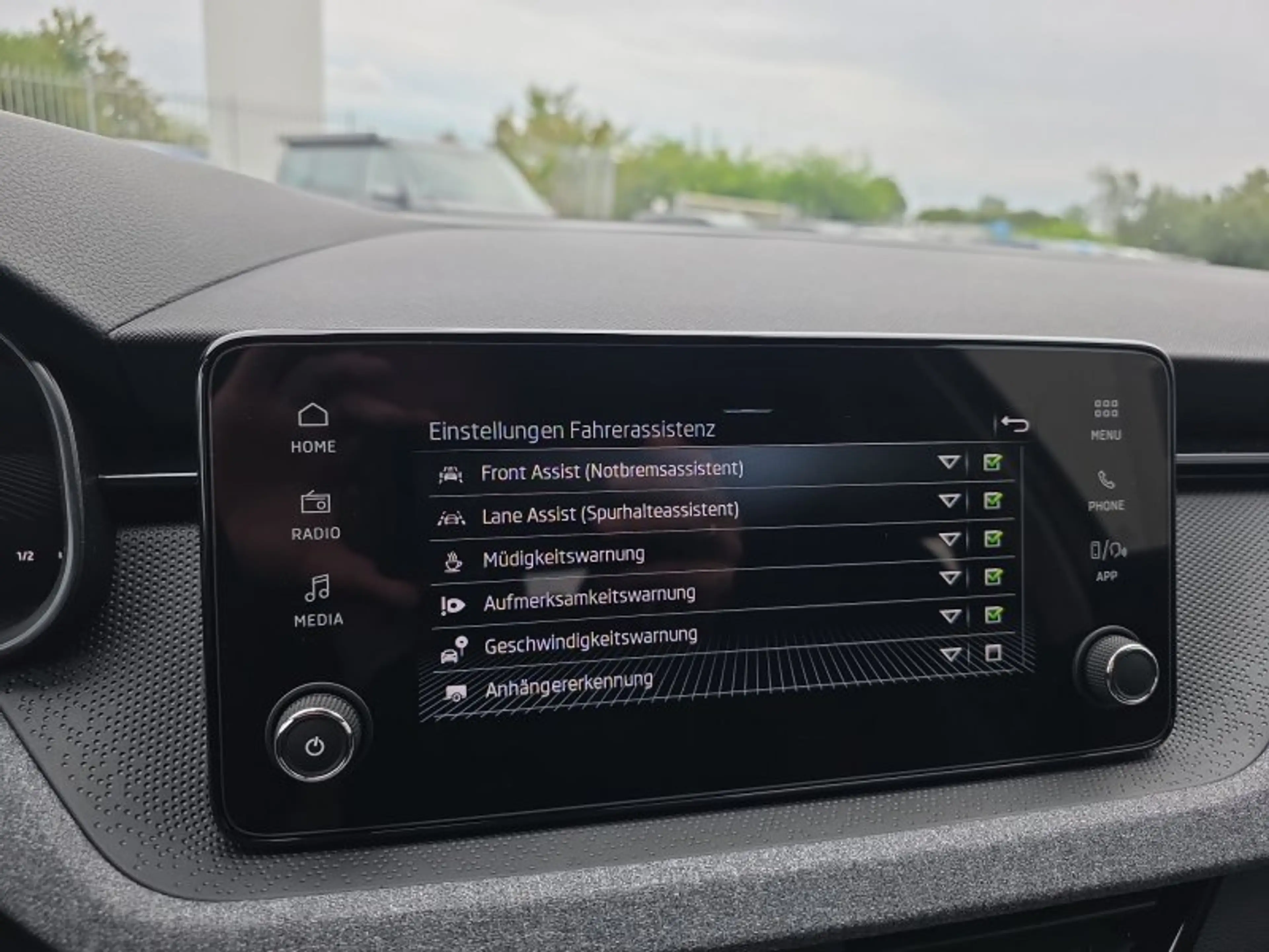 Skoda Kamiq Selection 1,5TSI DSG AHK/Kamera/LED/Kessy/Winterp. — photo 44