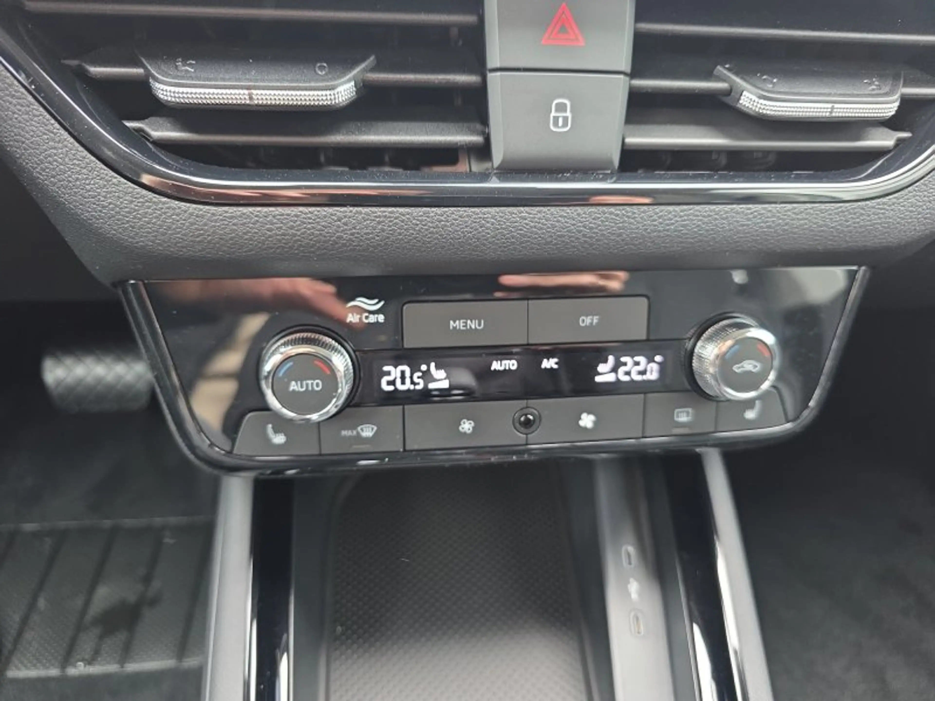 Skoda Kamiq Selection 1,5TSI DSG AHK/Kamera/LED/Kessy/Winterp. — photo 26