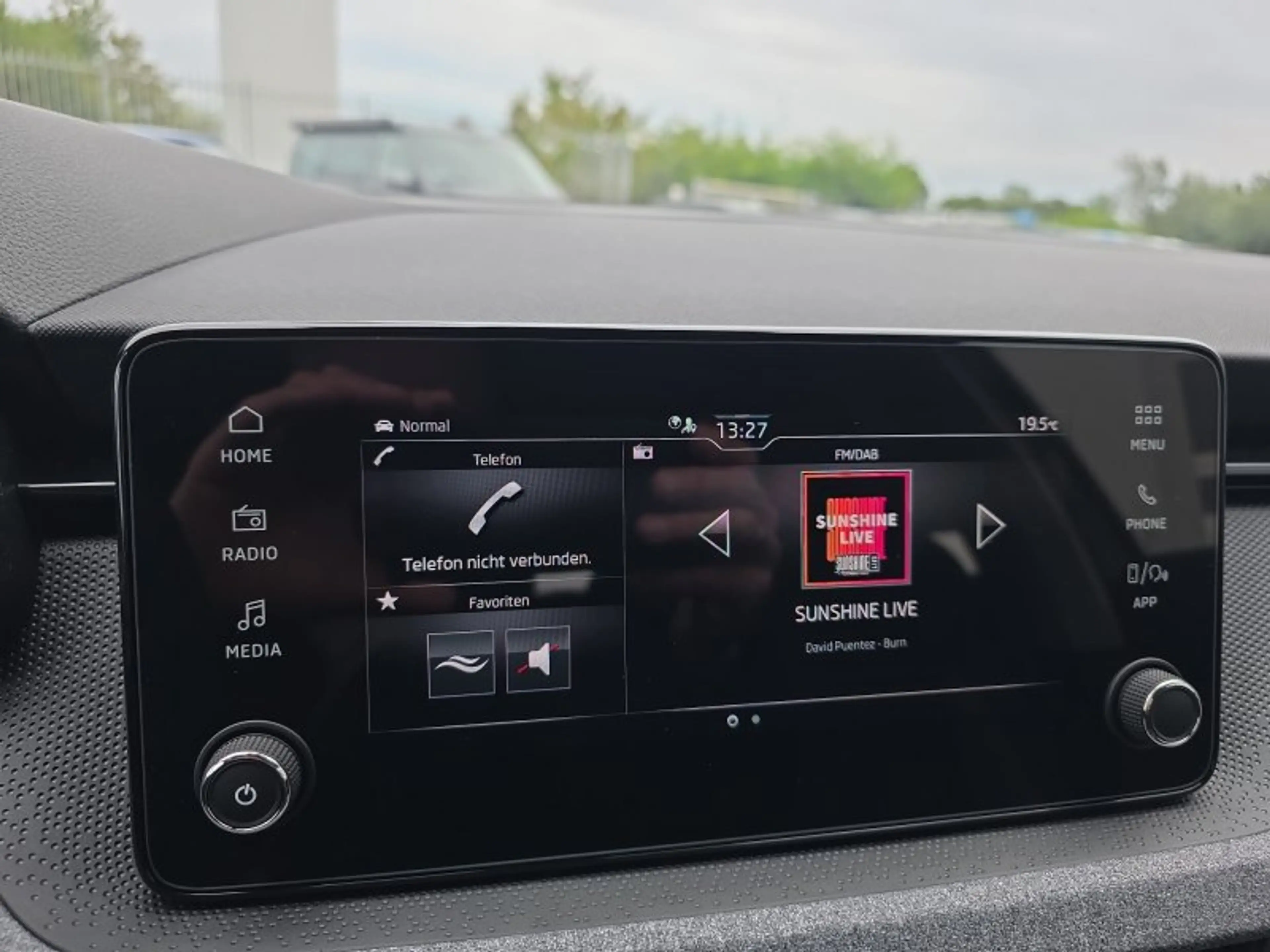 Skoda Kamiq Selection 1,5TSI DSG AHK/Kamera/LED/Kessy/Winterp. — photo 27