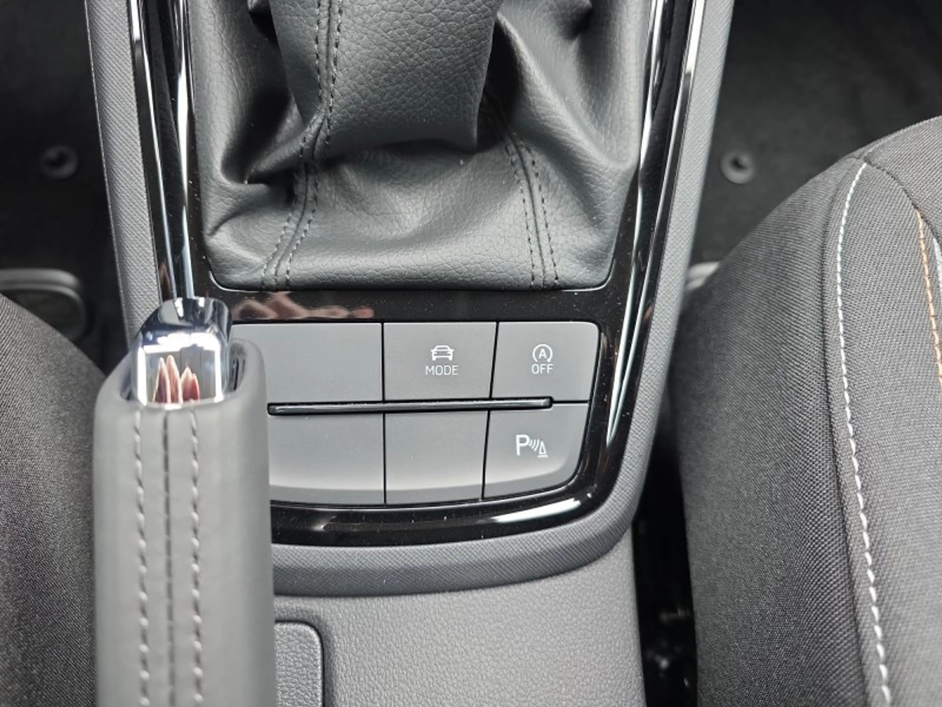 Skoda Kamiq Selection 1,5TSI DSG AHK/Kamera/LED/Kessy/Winterp. — photo 25