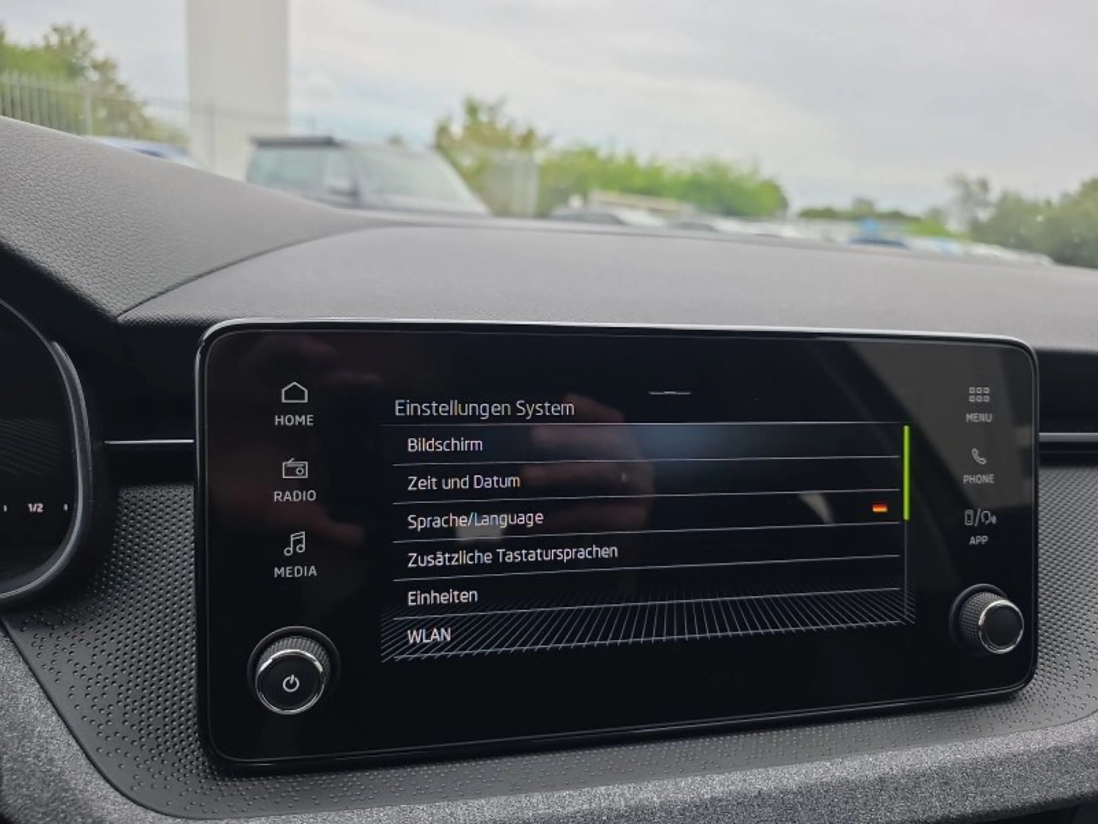 Skoda Kamiq Selection 1,5TSI DSG AHK/Kamera/LED/Kessy/Winterp. — photo 46