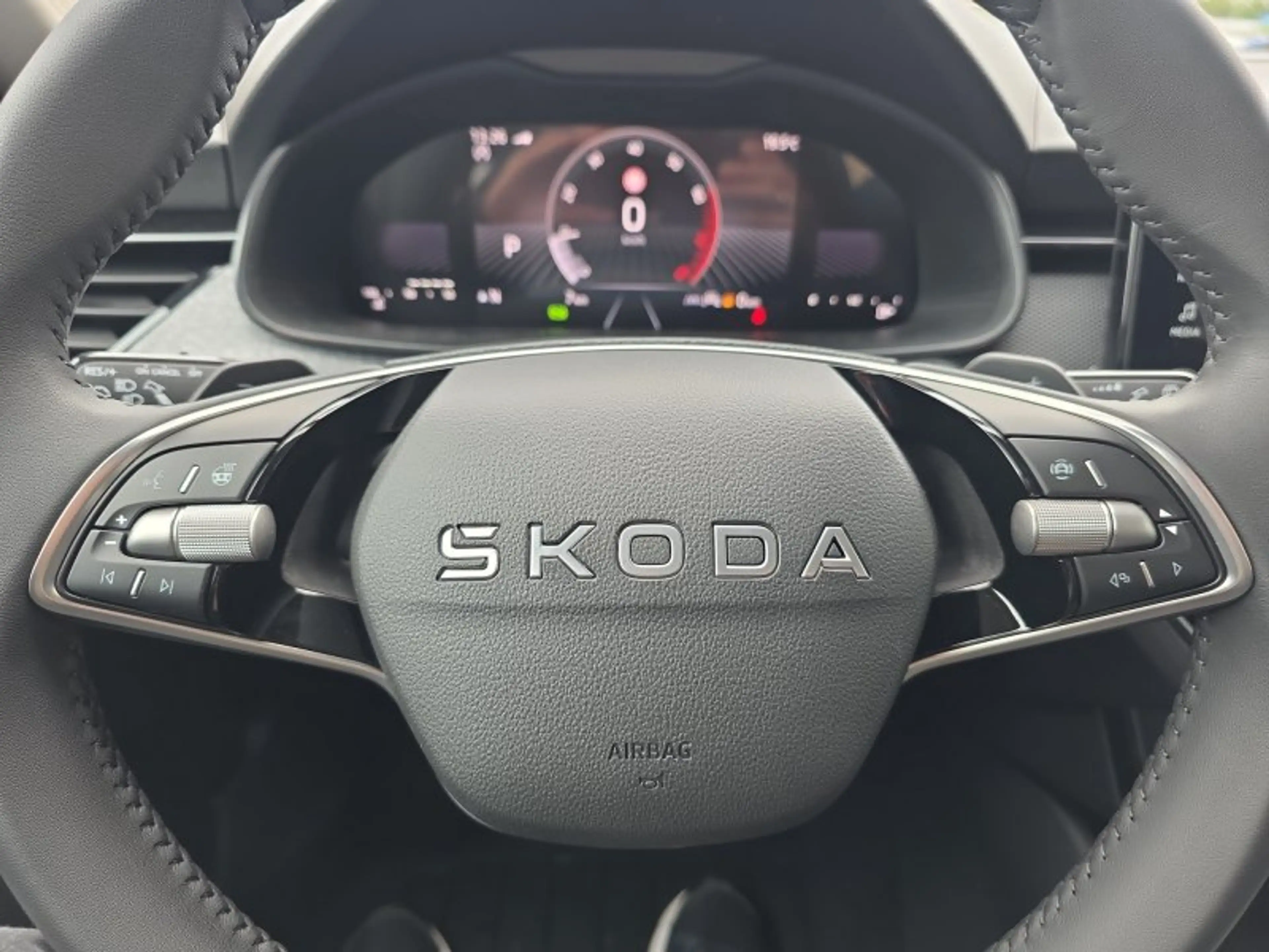 Skoda Kamiq Selection 1,5TSI DSG AHK/Kamera/LED/Kessy/Winterp. — photo 22
