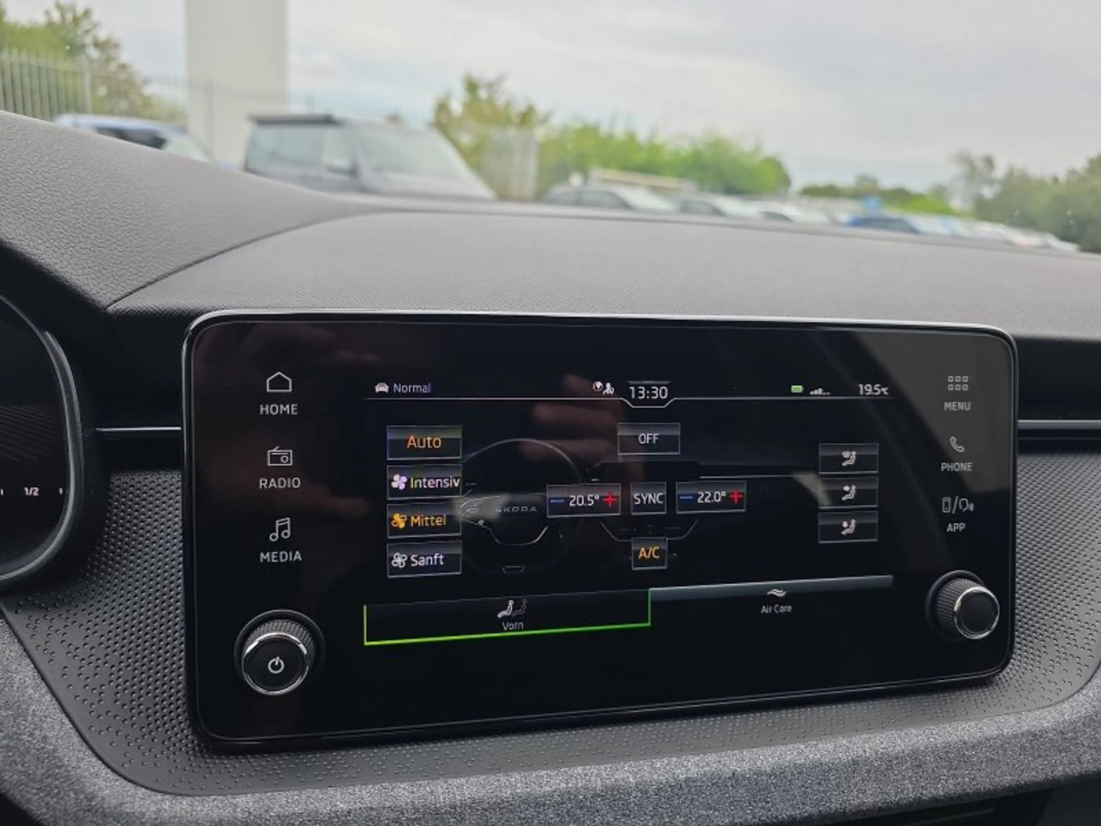 Skoda Kamiq Selection 1,5TSI DSG AHK/Kamera/LED/Kessy/Winterp. — photo 45