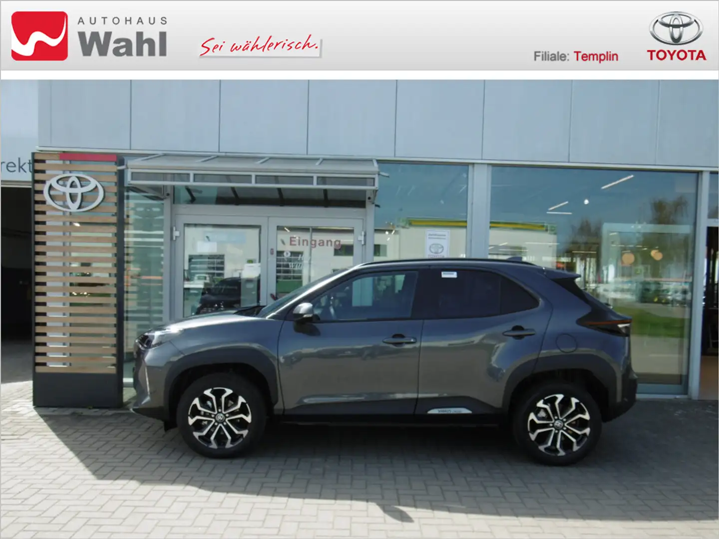Toyota Yaris Cross 1.5 Hybrid Teamplayer Grau - 2