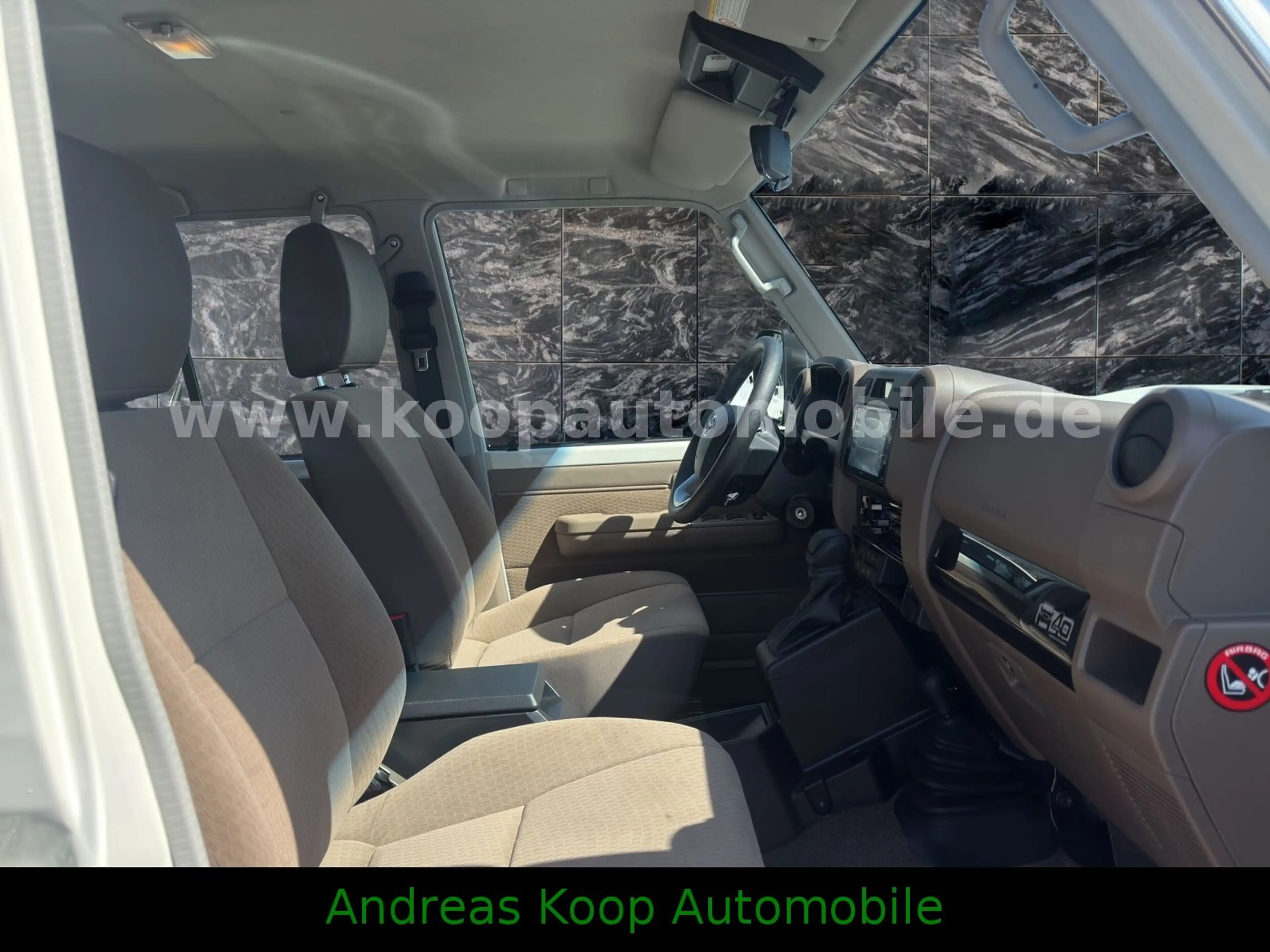 Toyota Land Cruiser GRJ 76 A/T 4,0i V6 Diff 4x4 SOFORT — photo 5