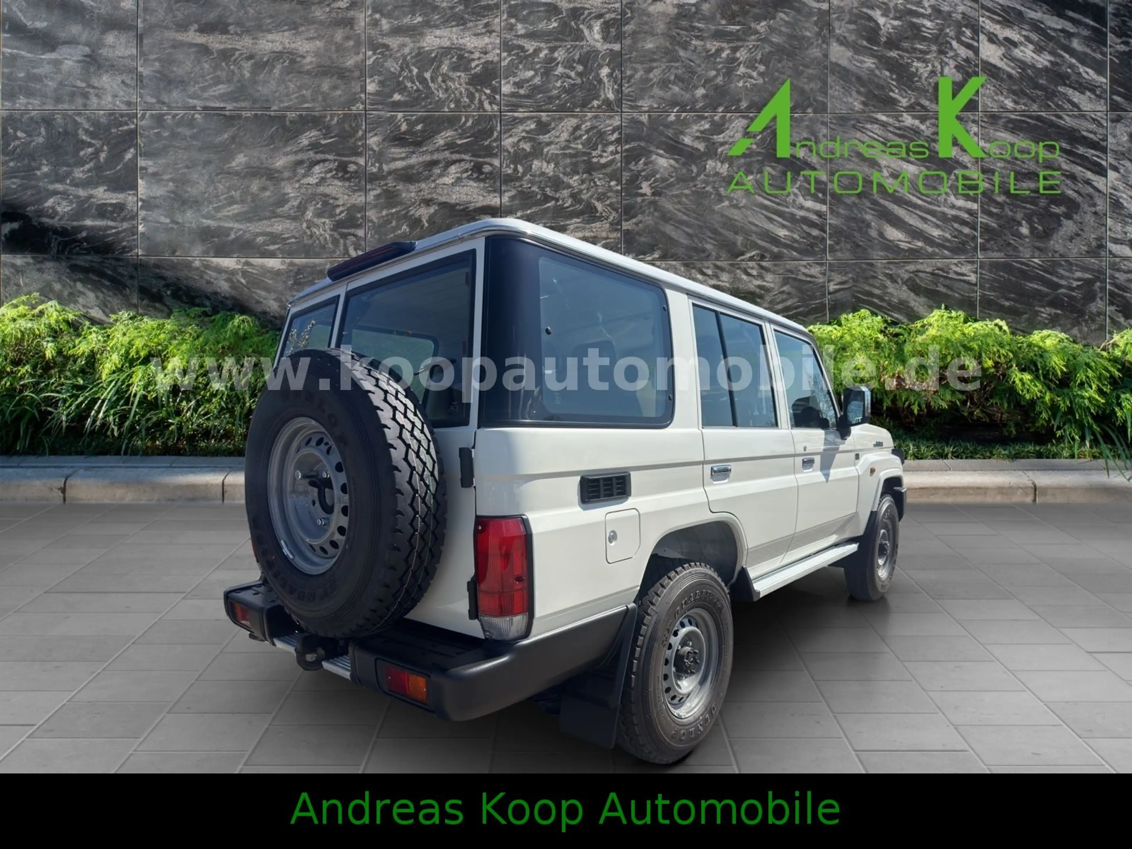 Toyota Land Cruiser GRJ 76 A/T 4,0i V6 Diff 4x4 SOFORT — photo 3