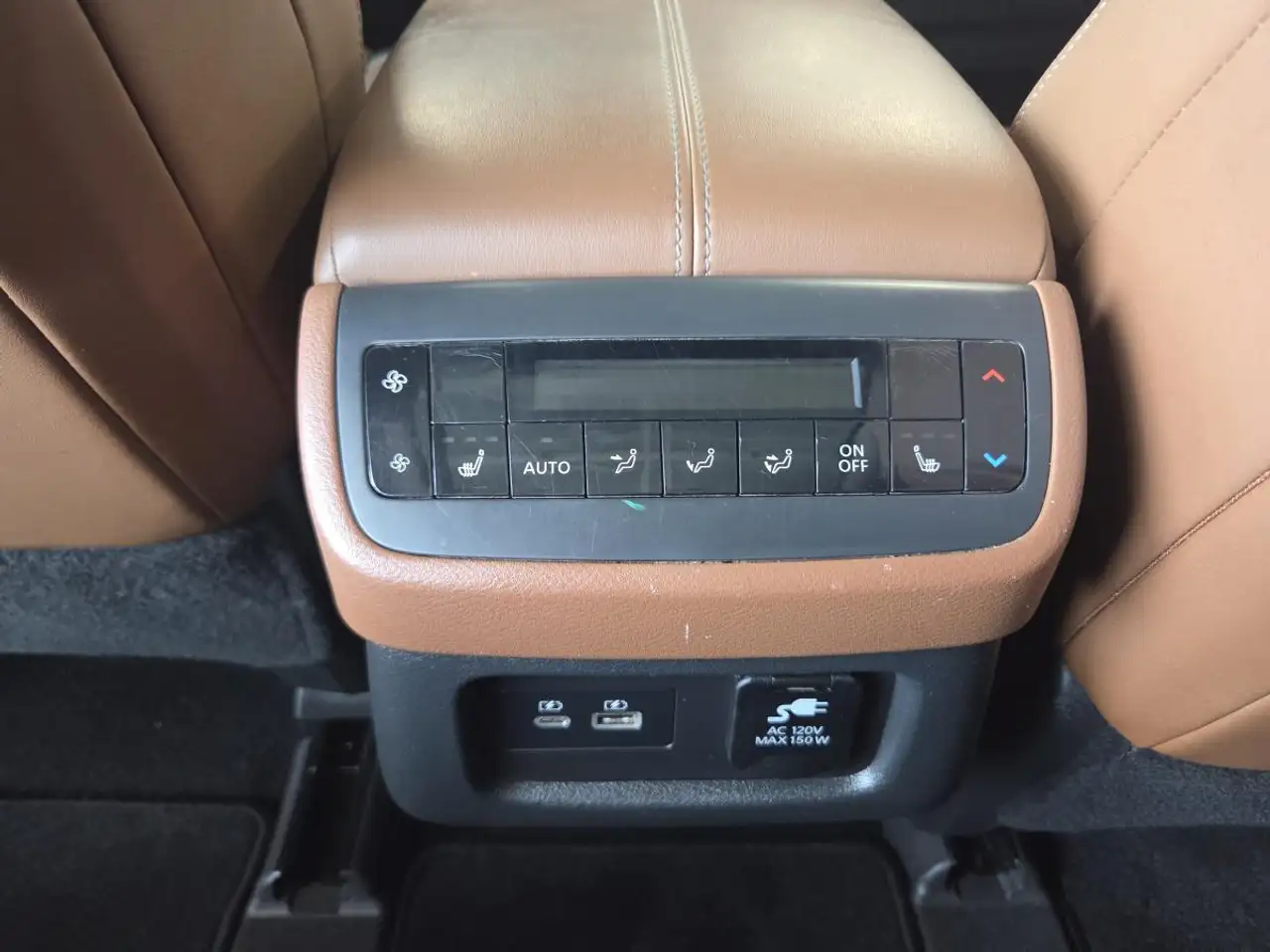 Nissan Pathfinder photo Nissan Pathfinder