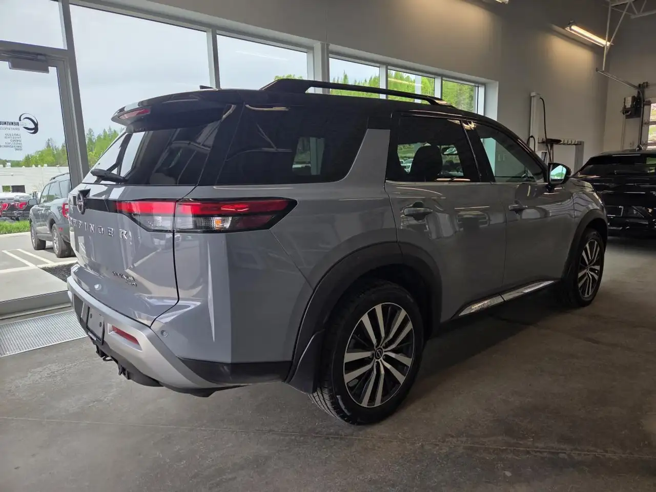 Nissan Pathfinder photo Nissan Pathfinder