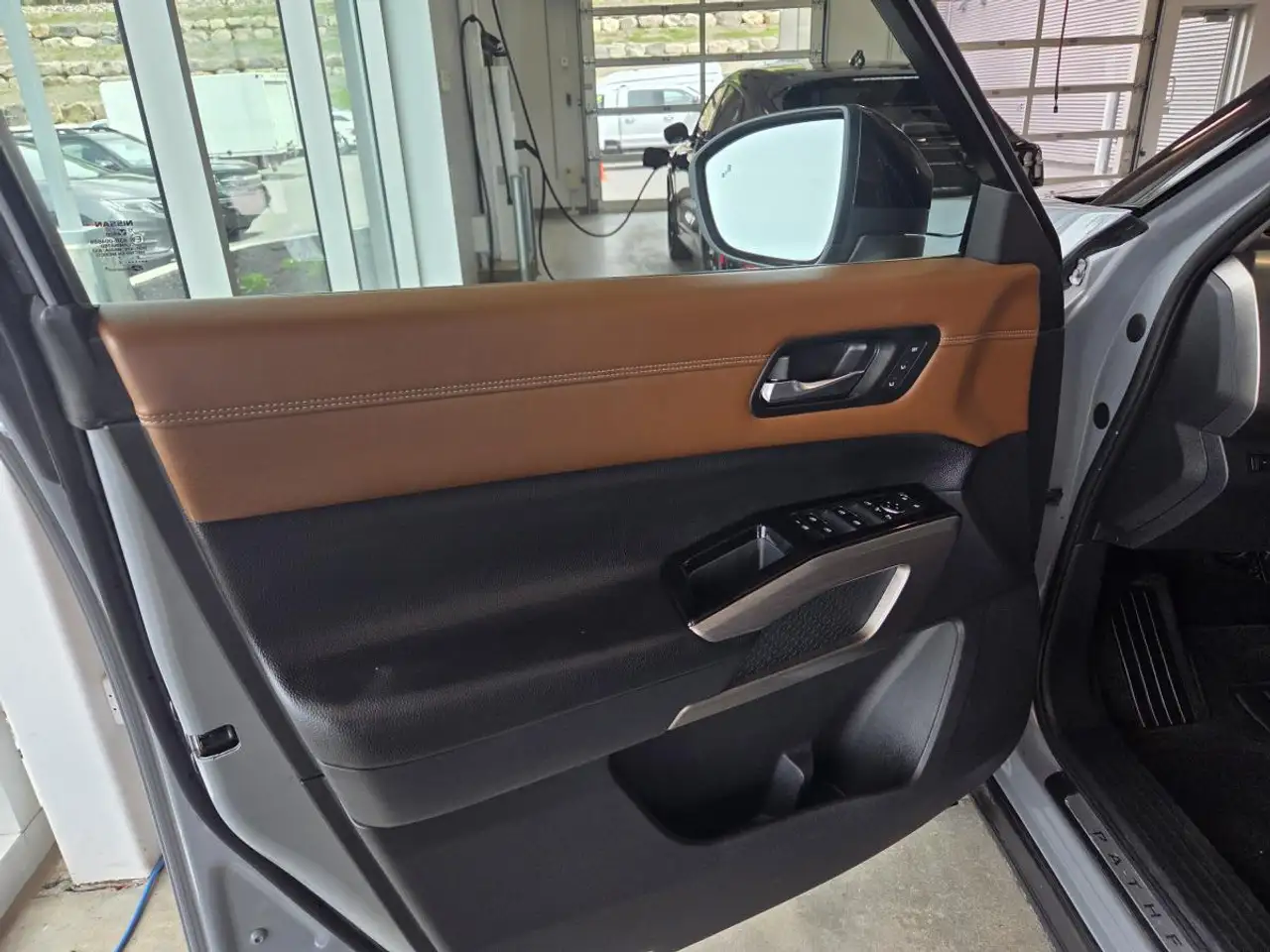 Nissan Pathfinder photo Nissan Pathfinder