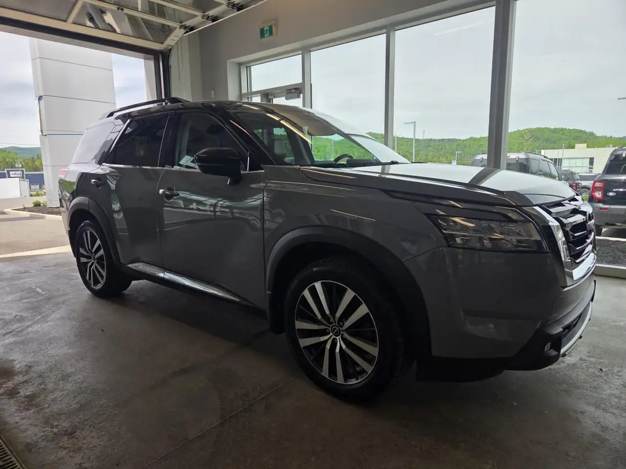 Nissan Pathfinder photo Nissan Pathfinder