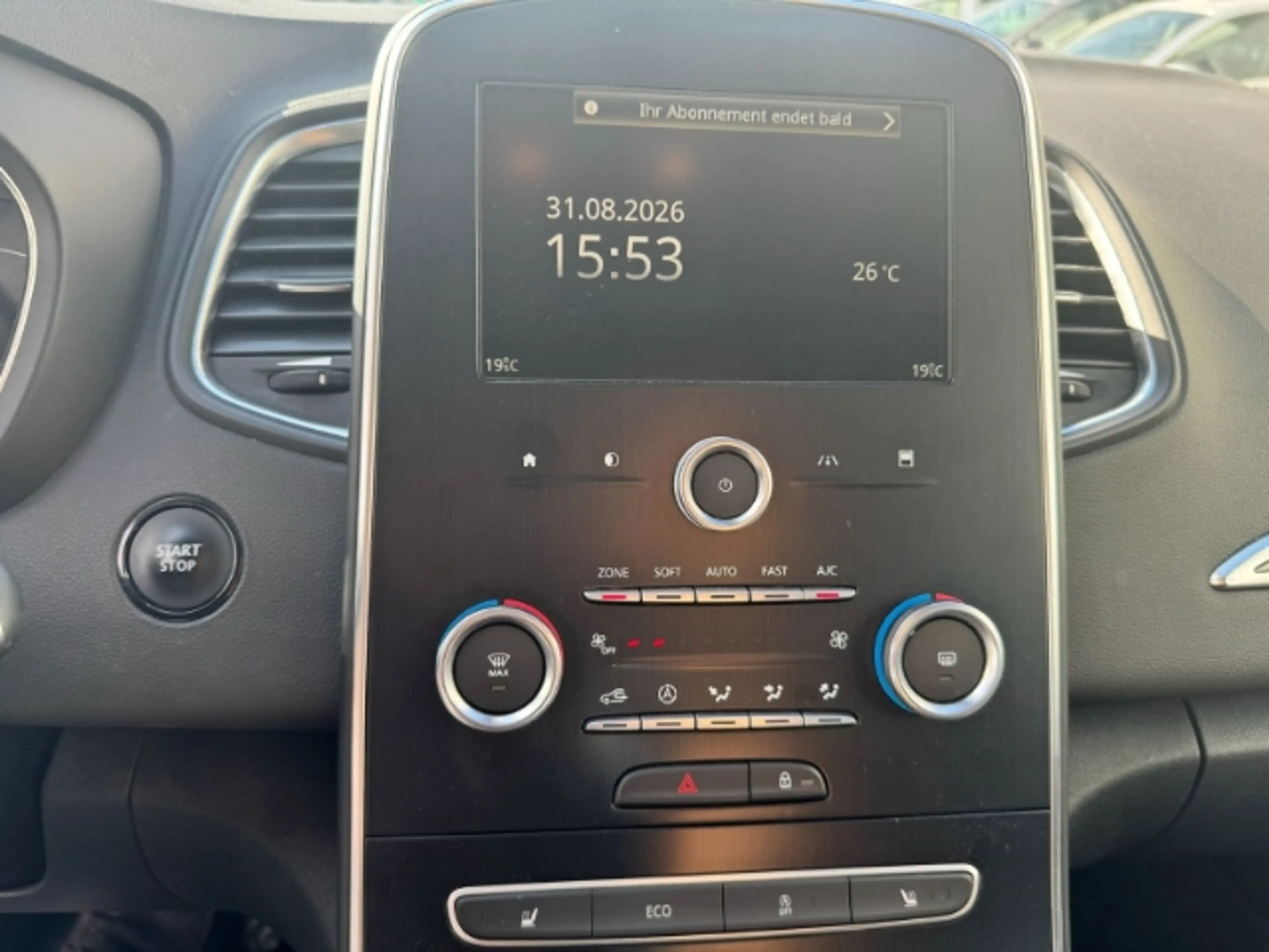 Renault Scenic IV Limited — photo 12