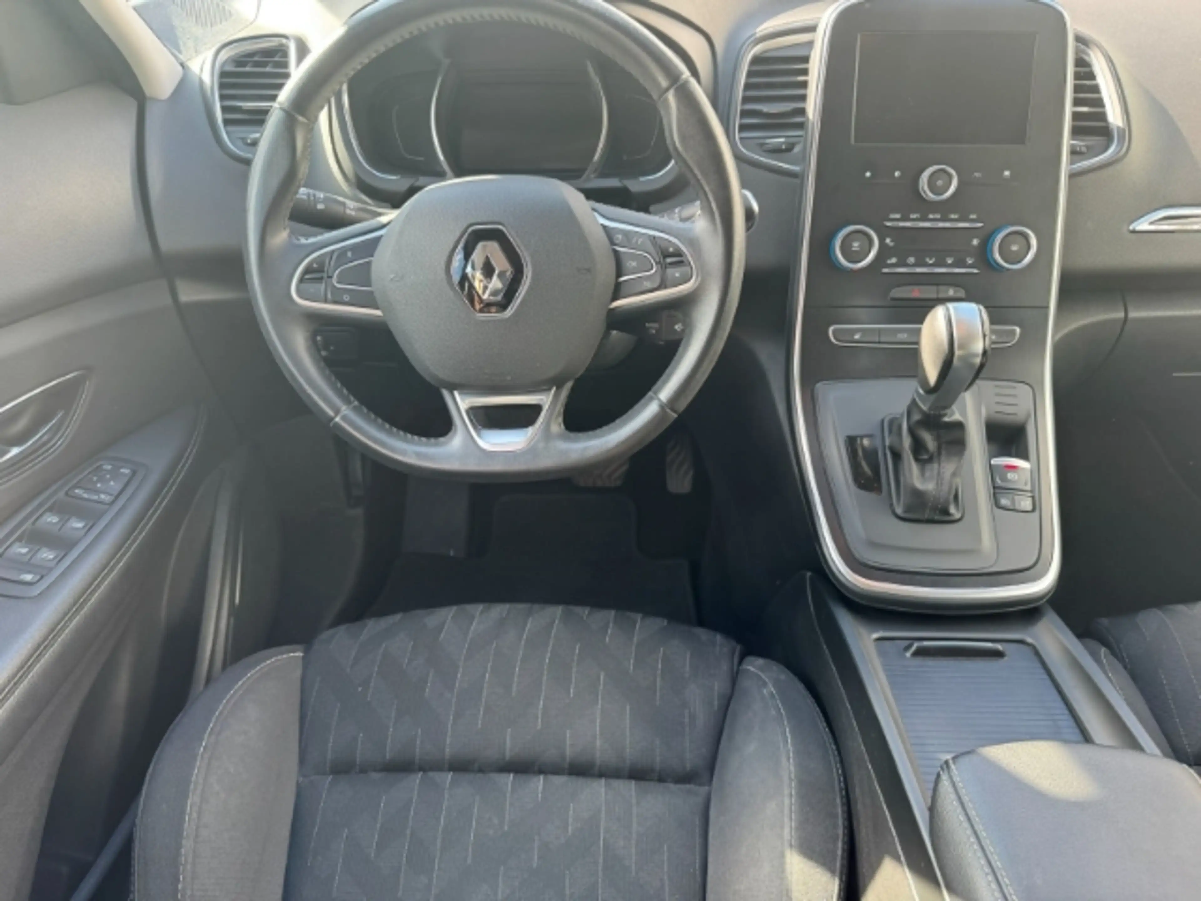 Renault Scenic IV Limited — photo 9