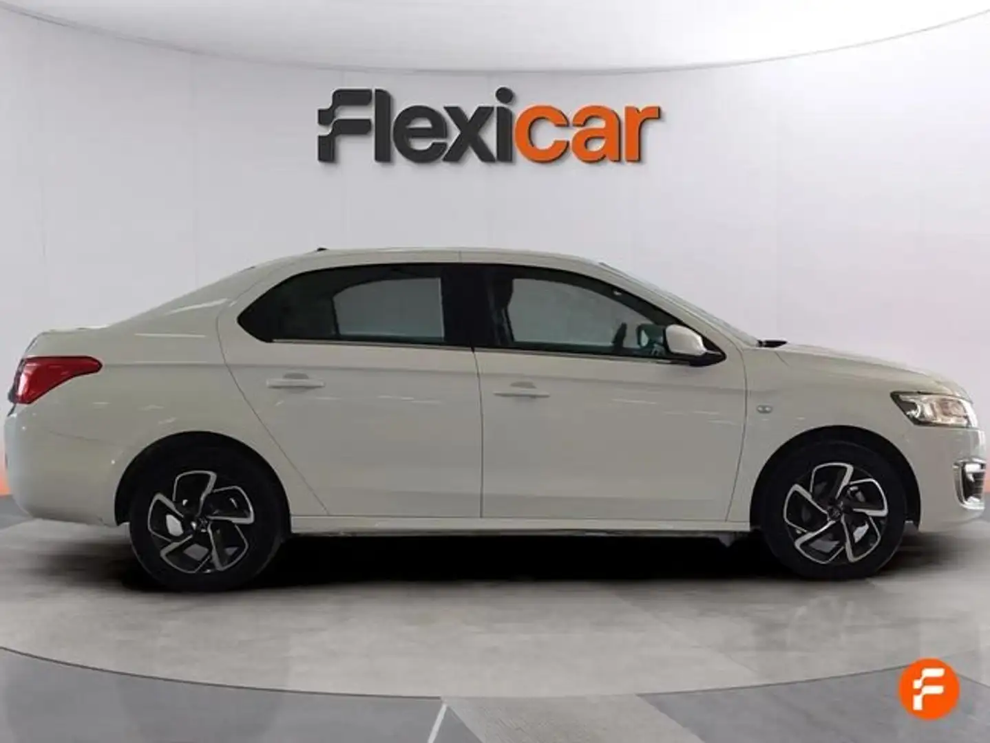 Citroen C-Elysée 1.2 PureTech Feel 82 Blanc - 2