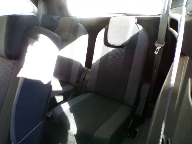 Peugeot 5008 view 14
