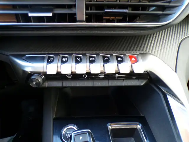 Peugeot 5008 view 12