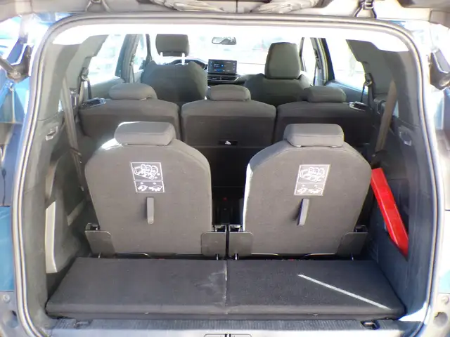 Peugeot 5008 view 7