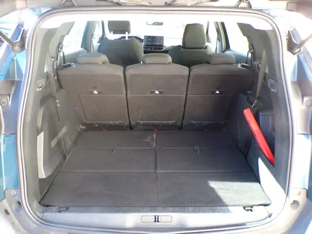 Peugeot 5008 view 6