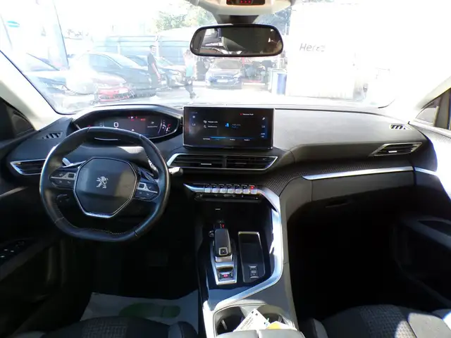 Peugeot 5008 view 11