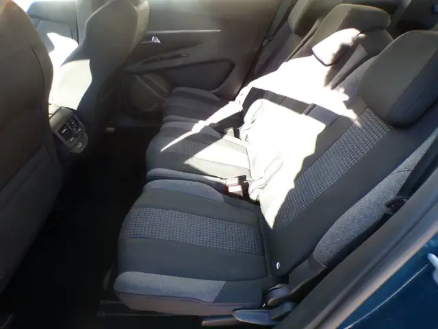 Peugeot 5008 view 10