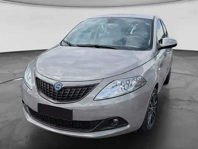 Lancia Ypsilon view 3