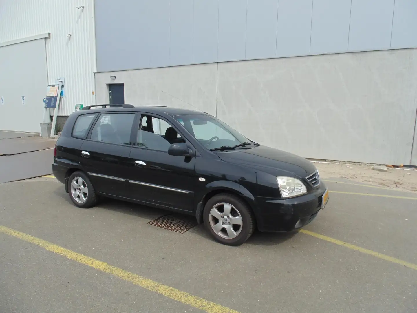 Kia Carens 2.0 CVVT EX AUTOMAAT MET AIRCO Negro - 2