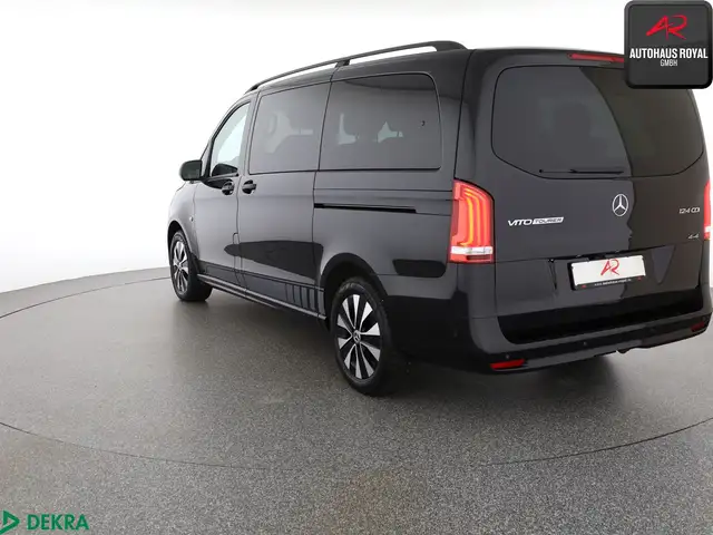 Mercedes-Benz Vito view 3