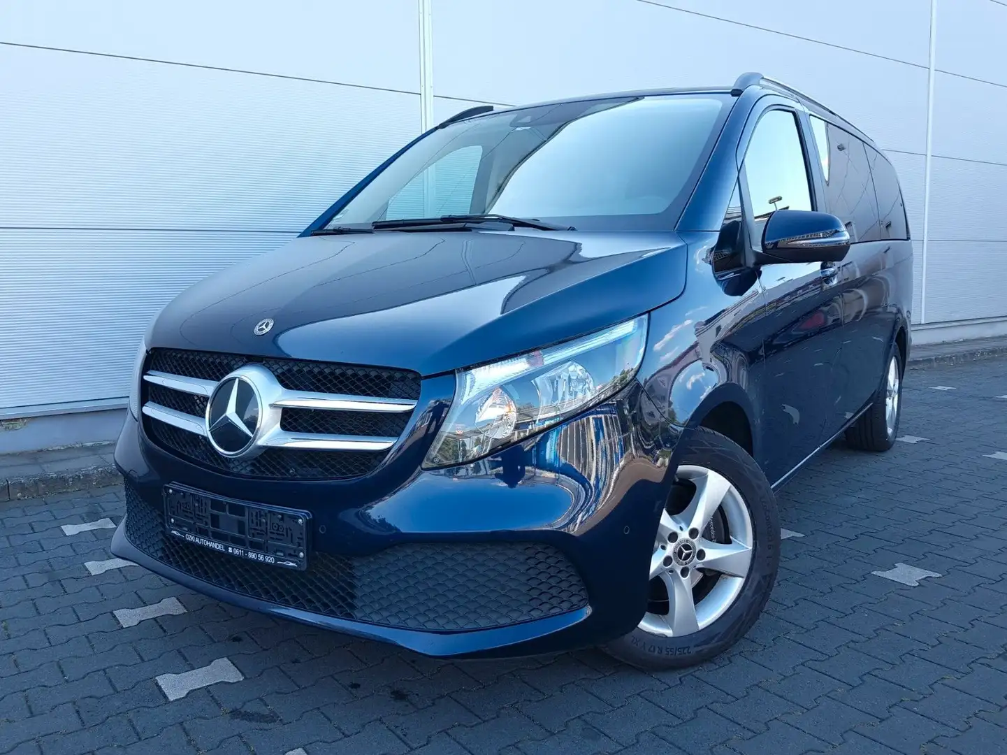 Mercedes-Benz V 220 d EDITION Lang (Automatik/Kamera/7-Sitze) Albastru - 2